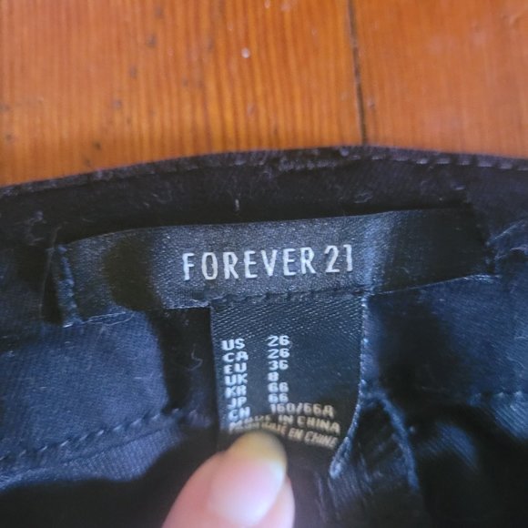 Studded Black Jeans sz 26 NWOT - Picture 4 of 6